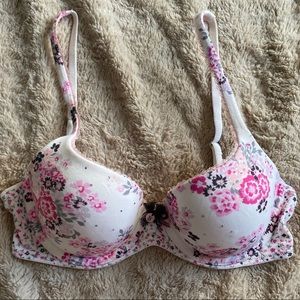 EUC, VICTORIA’S SECRET Body by Victoria Lined Demi Bra, 34C